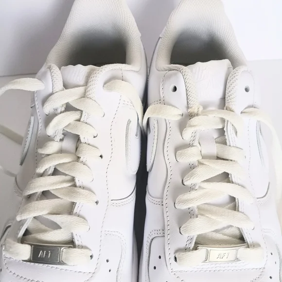 Nike Men Air Force One Low All White 2024 Sneakers Size 10.5 - Picture 3 of 7